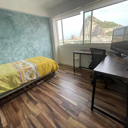 Closest Room To Gibraltar Border La Línea de la Concepción Exterior photo